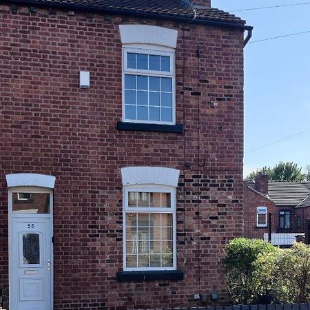Victorian Semi Detached House Behind The High Street Villa Newton-le-Willows Exterior foto